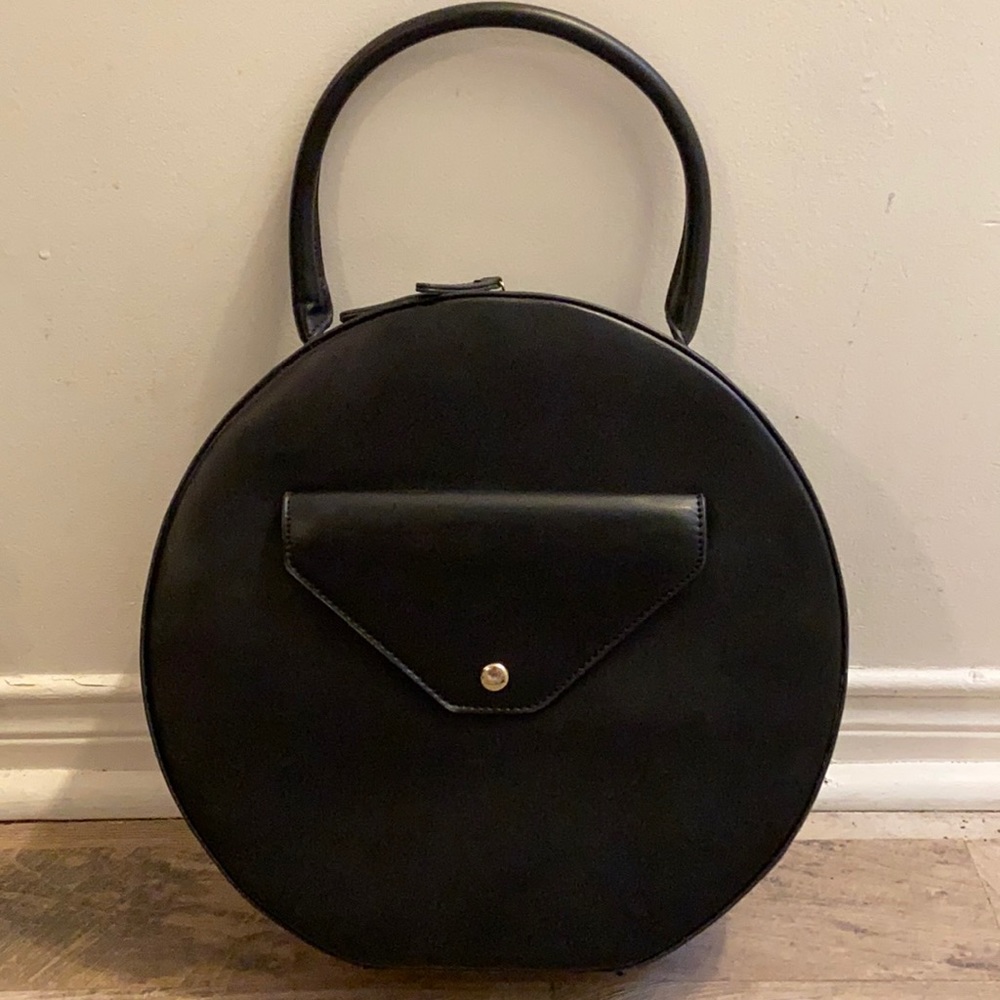 Sale❣️ NWOT Lionel Circular Black Handbag